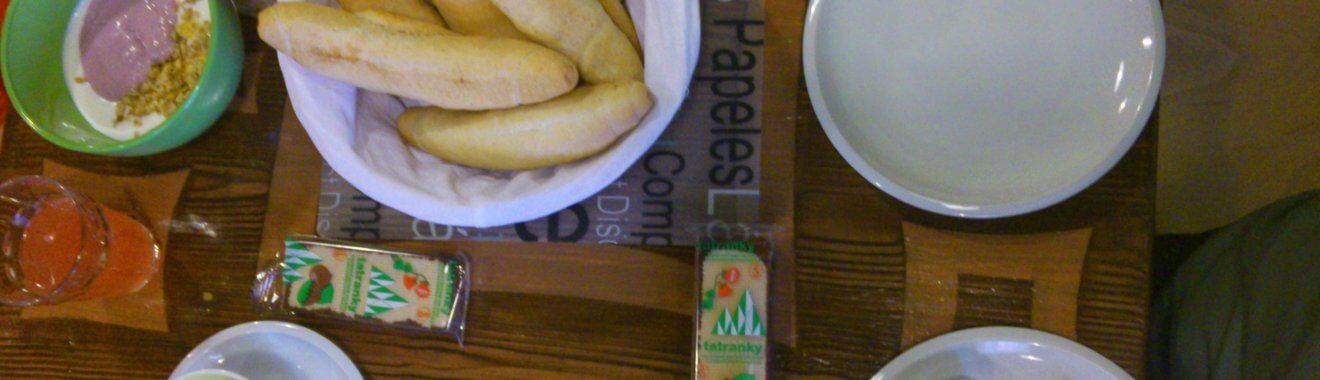 Lecker Frühstück in Plzeň und die eine große Müslischüssel (c) radelei.de