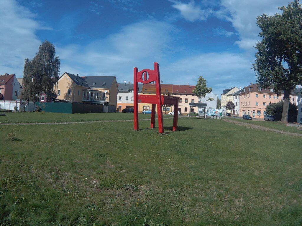 Großer Roter Stuhl in Glauchau (c) radelei.de
